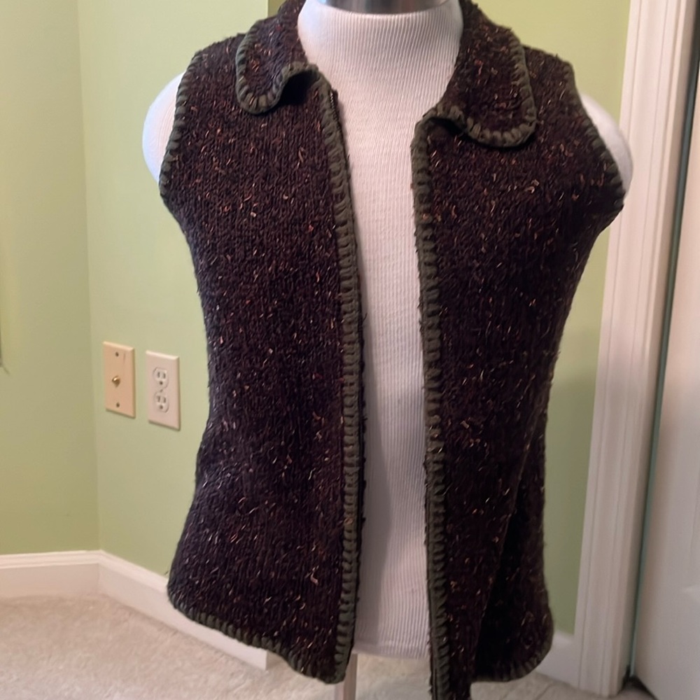 Brown vest with collar
